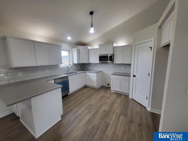 5815 SW 9th Street, Lincoln, NE 68523