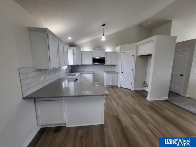 5815 SW 9th Street, Lincoln, NE 68523