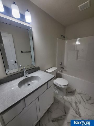 5815 SW 9th Street, Lincoln, NE 68523