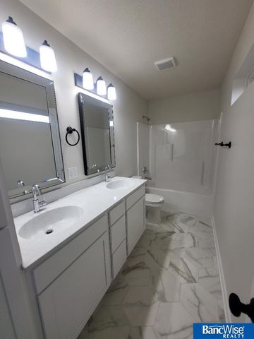 5815 SW 9th Street, Lincoln, NE 68523