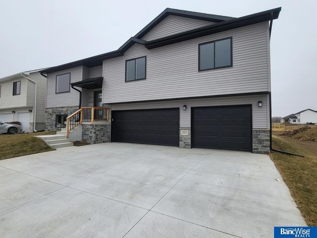 5815 SW 9th Street, Lincoln, NE 68523