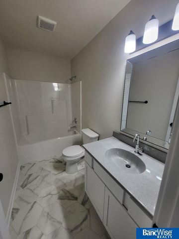 5815 SW 9th Street, Lincoln, NE 68523