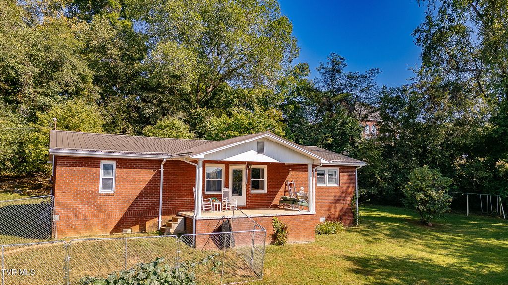 2434 Nancy Street, Elizabethton, TN 37643