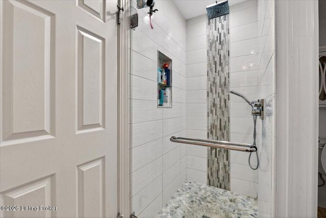 6902 Sprig Leaf Cir, Louisville, KY 40241