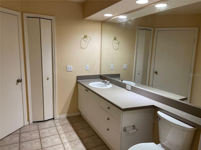 4007 SAND PALM COURT, Tampa, FL 33624