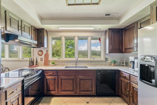 150 County Road 624, Etowah, TN 37331