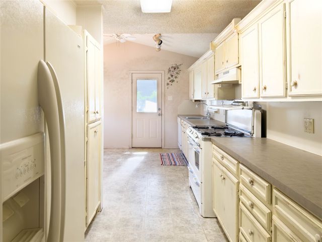 1332 Florea Street, Graham, TX 76450