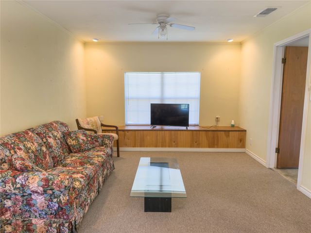1332 Florea Street, Graham, TX 76450