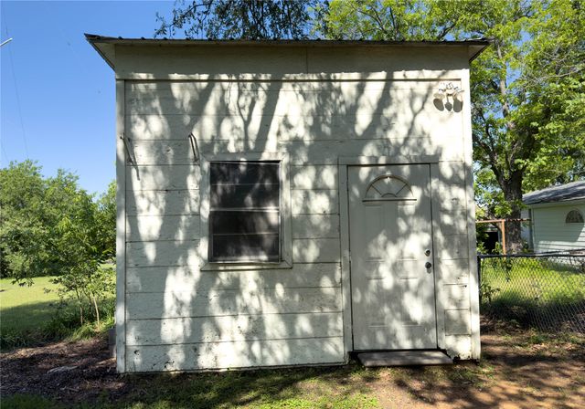 1332 Florea Street, Graham, TX 76450