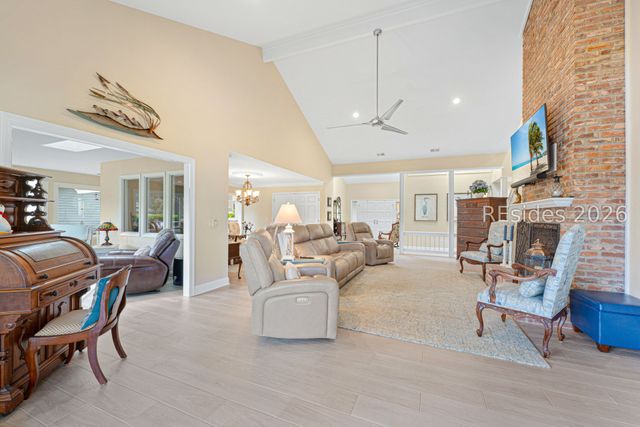 21 Cottonwood Ln, Hilton Head Island, SC 29926