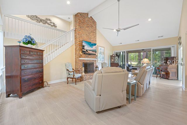 21 Cottonwood Ln, Hilton Head Island, SC 29926