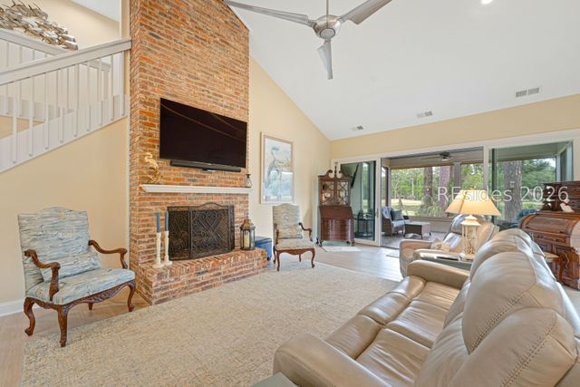 21 Cottonwood Ln, Hilton Head Island, SC 29926