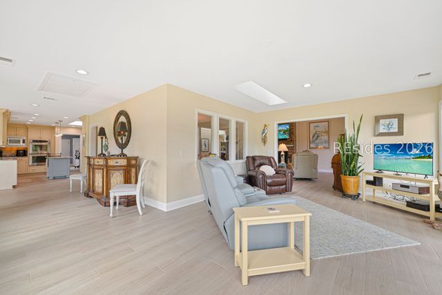 21 Cottonwood Ln, Hilton Head Island, SC 29926