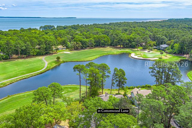 21 Cottonwood Ln, Hilton Head Island, SC 29926