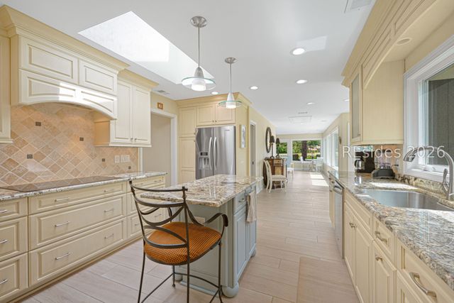 21 Cottonwood Ln, Hilton Head Island, SC 29926