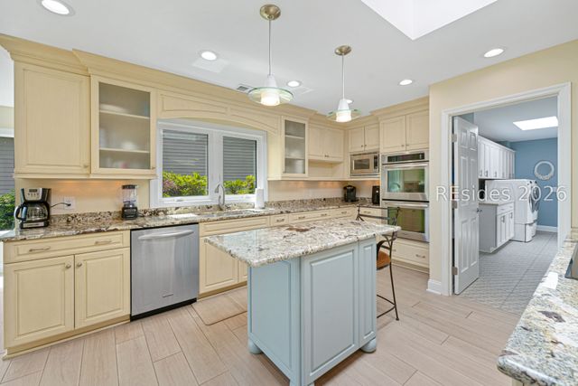 21 Cottonwood Ln, Hilton Head Island, SC 29926