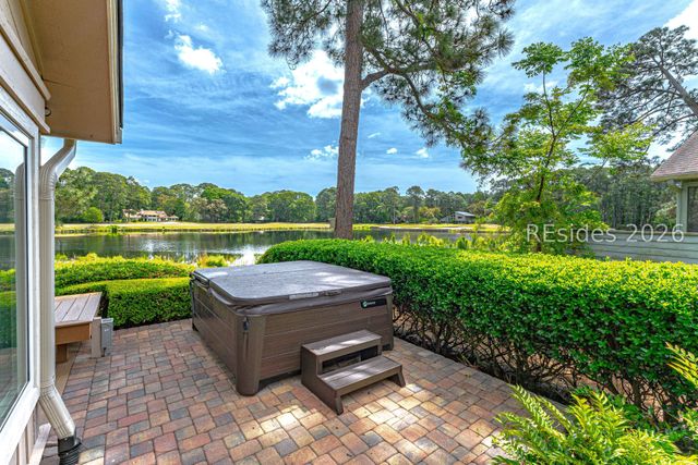 21 Cottonwood Ln, Hilton Head Island, SC 29926