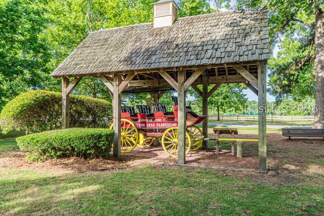 21 Cottonwood Ln, Hilton Head Island, SC 29926