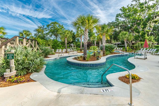 21 Cottonwood Ln, Hilton Head Island, SC 29926