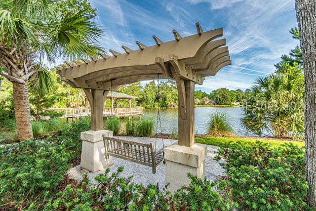 21 Cottonwood Ln, Hilton Head Island, SC 29926