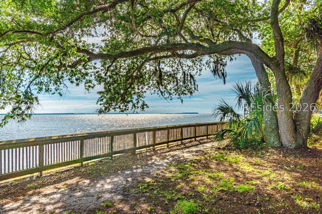21 Cottonwood Ln, Hilton Head Island, SC 29926