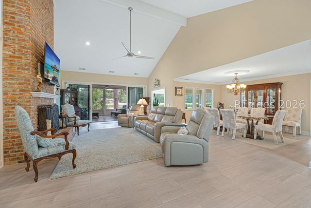 21 Cottonwood Ln, Hilton Head Island, SC 29926