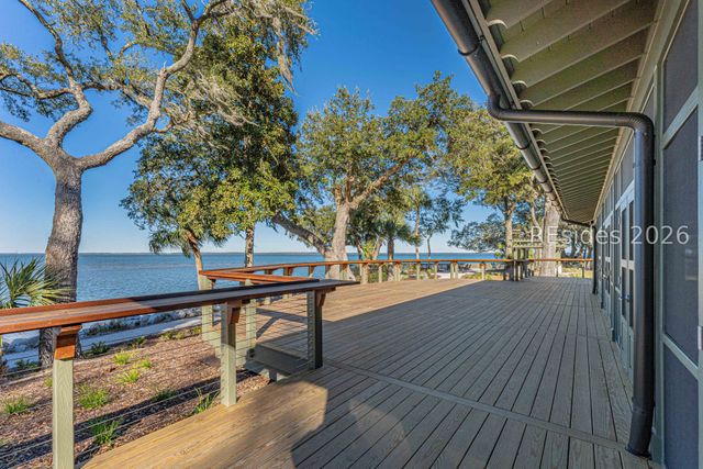 21 Cottonwood Ln, Hilton Head Island, SC 29926