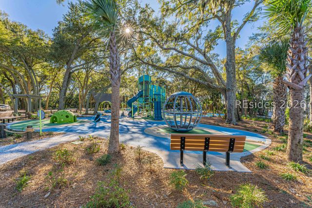 21 Cottonwood Ln, Hilton Head Island, SC 29926