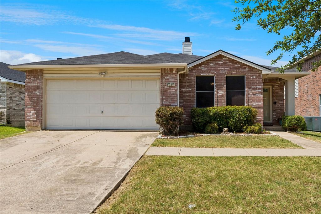 3525 Lipizzan Drive, Denton, TX 76210
