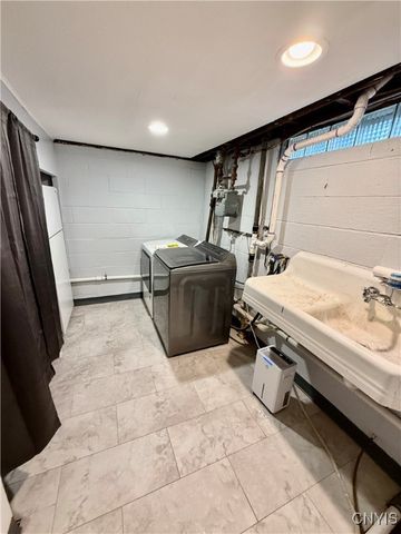 105 Throop Avenue, Auburn, NY 13021