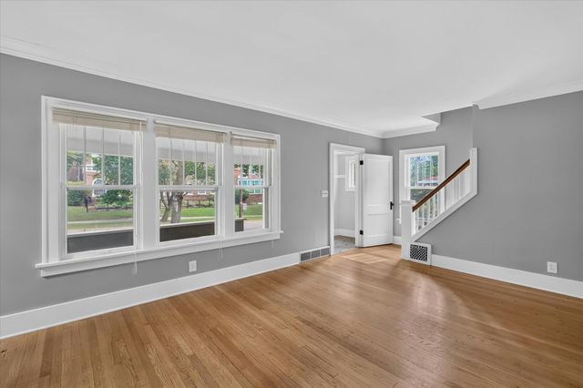 321 Inkster Avenue, Kalamazoo, MI 49001