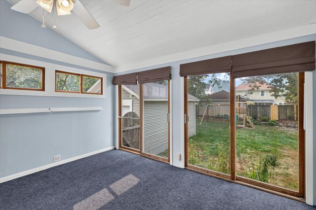 321 Inkster Avenue, Kalamazoo, MI 49001