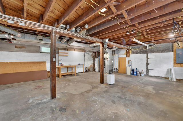 321 Inkster Avenue, Kalamazoo, MI 49001