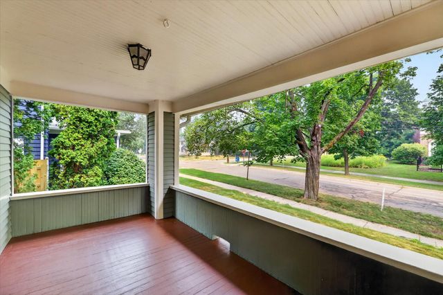 321 Inkster Avenue, Kalamazoo, MI 49001
