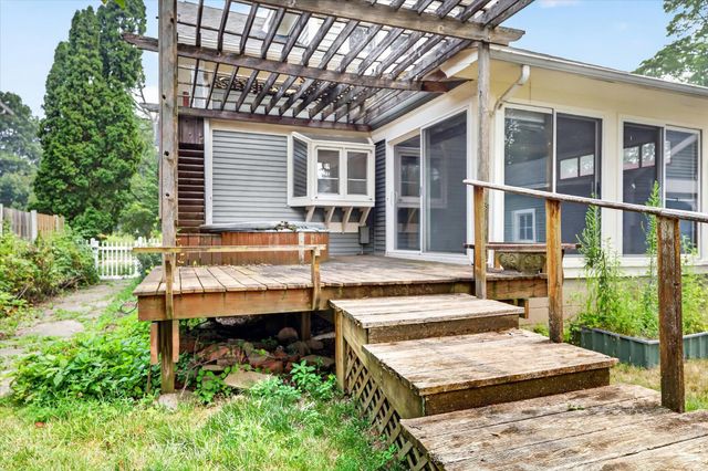 321 Inkster Avenue, Kalamazoo, MI 49001