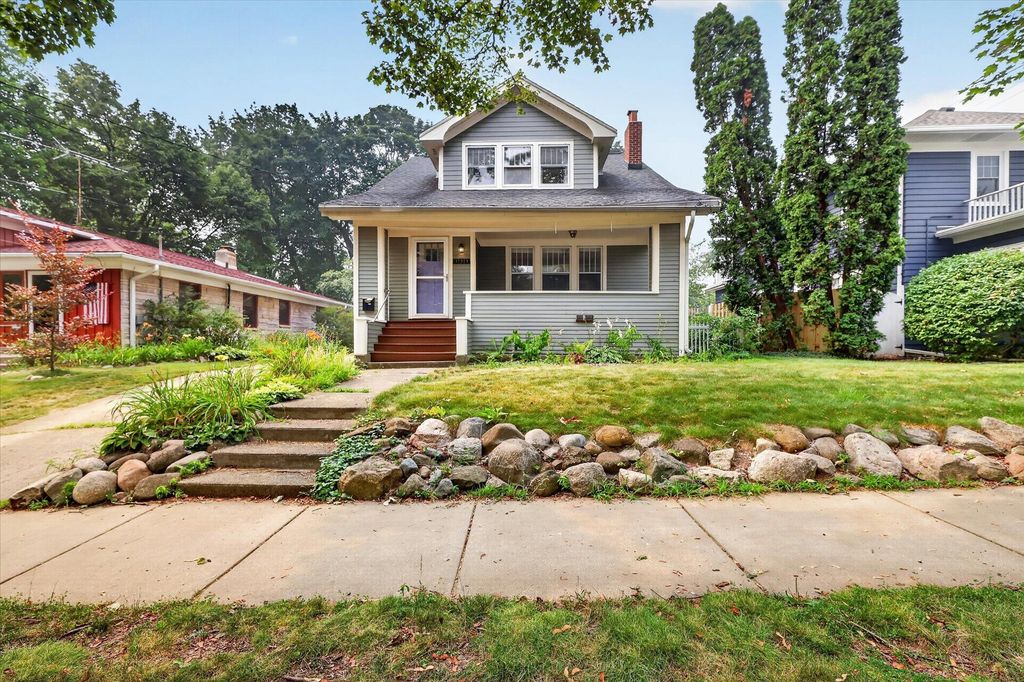 321 Inkster Avenue, Kalamazoo, MI 49001