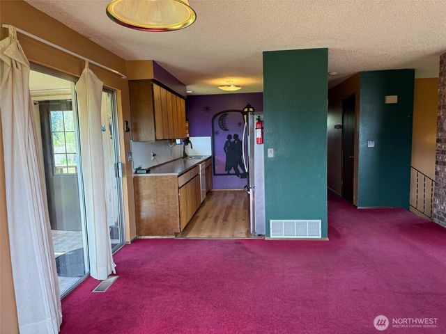 46 Cliff Robinson Lane, Sequim, WA 98382