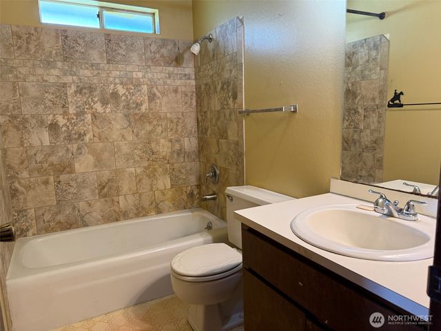 46 Cliff Robinson Lane, Sequim, WA 98382
