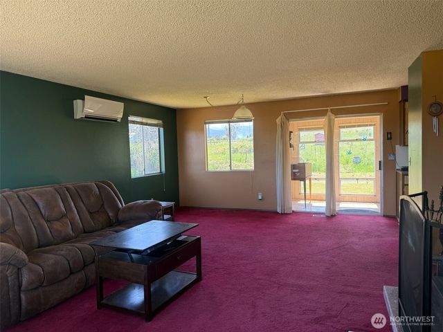 46 Cliff Robinson Lane, Sequim, WA 98382