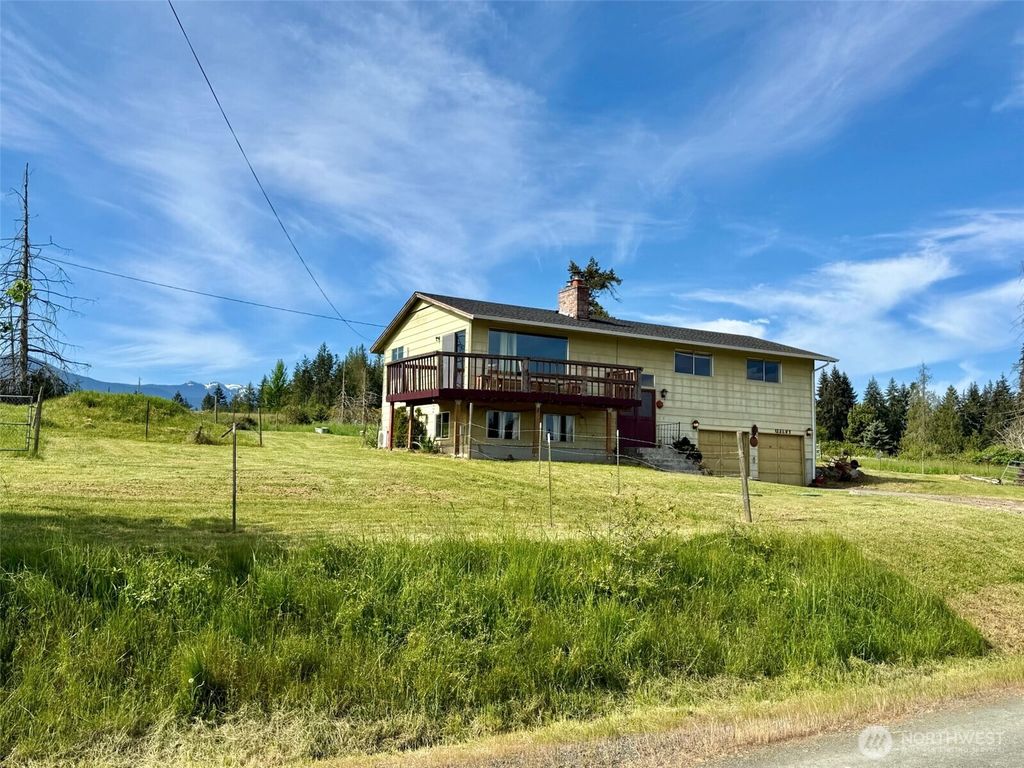 46 Cliff Robinson Lane, Sequim, WA 98382