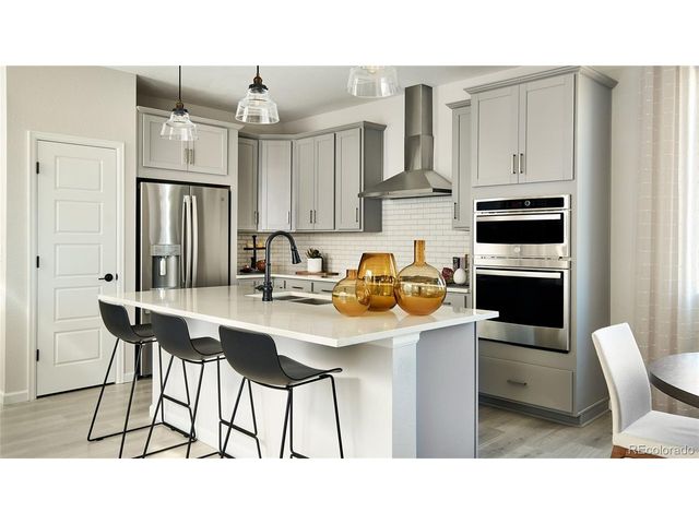 28460 E 4th Ave, Watkins, CO 80137