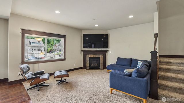 1357 Elma Place NE, Renton, WA 98059