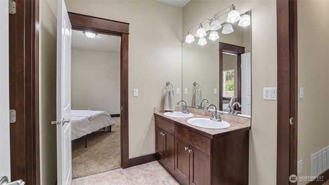 1357 Elma Place NE, Renton, WA 98059