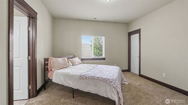 1357 Elma Place NE, Renton, WA 98059