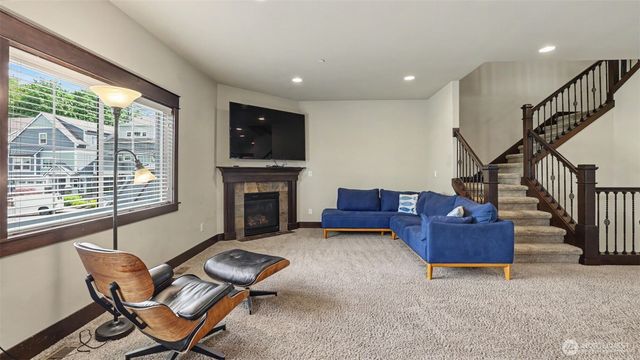 1357 Elma Place NE, Renton, WA 98059