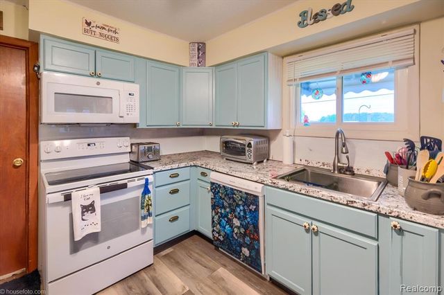 9254 N Genesee Road, Mount Morris, MI 48458