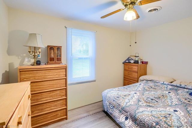 9254 N Genesee Road, Mount Morris, MI 48458