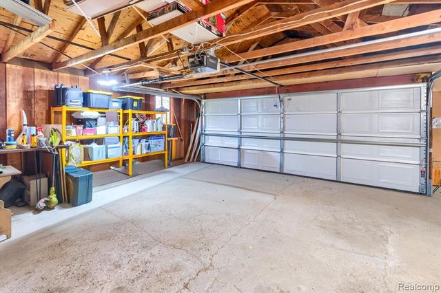 9254 N Genesee Road, Mount Morris, MI 48458