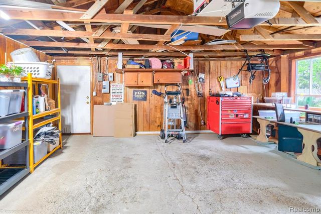 9254 N Genesee Road, Mount Morris, MI 48458