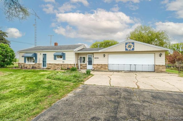 9254 N Genesee Road, Mount Morris, MI 48458
